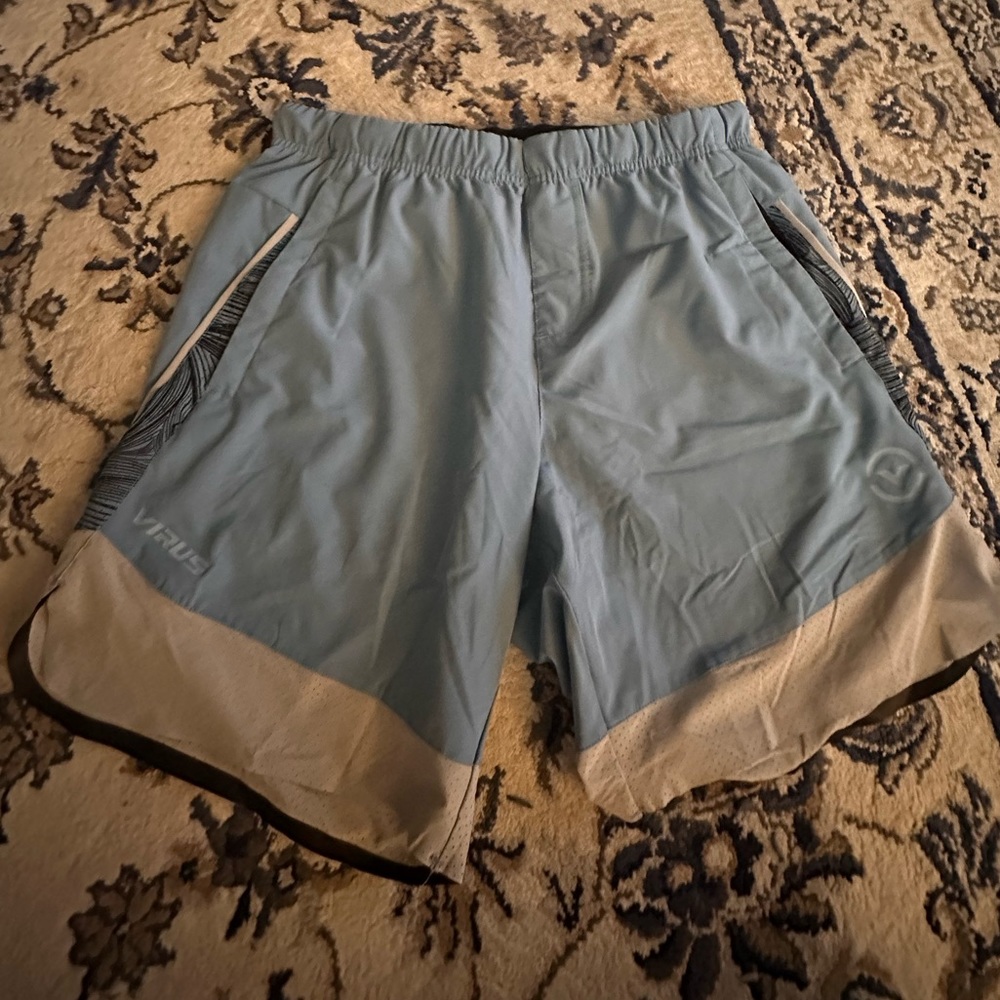 Virus Intl shorts